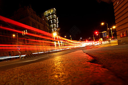 夜夜市街旅行交通建筑学线条车辆蓝色场景天空运动速度图片