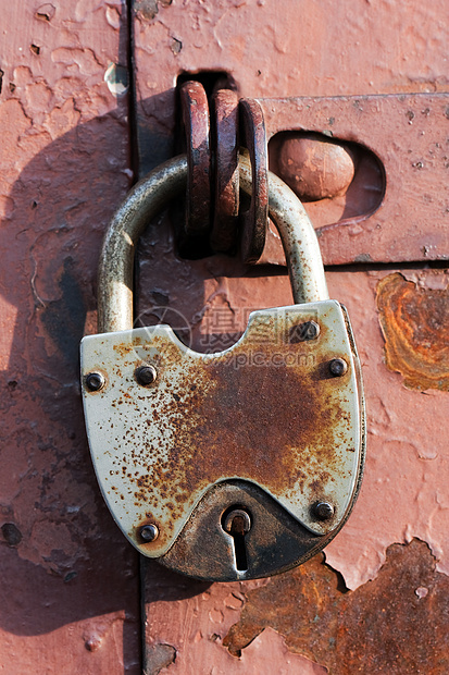 锁在门上保险古董入口宏观安全犯罪螺栓木头隐私力量图片