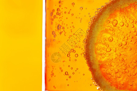 水中的柠檬片橙子飞溅食物玻璃气泡液体饮料宏观立方体水果图片