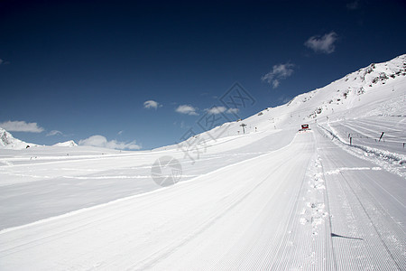 工作 处理斜坡的雪猫旅游电缆远足滑雪森林高山假期旅行山脉空气图片