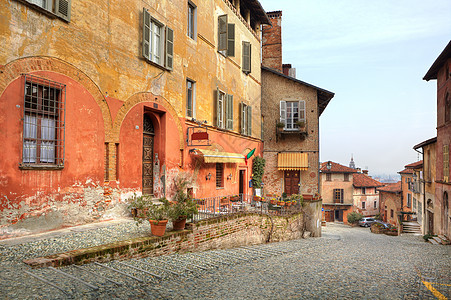 旧街 意大利萨鲁佐图片