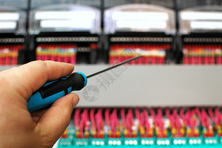 电线连接技术员安装保险丝技术控制板电气控制金属服务接线图片