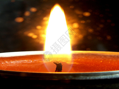 蜡烛的火焰烛光燃烧烛台图片