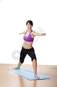 瑜瑜伽演习健身房微笑训练运动闲暇身体有氧运动优雅女孩体操图片