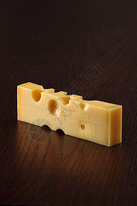 餐桌上的瑞士奶酪图片