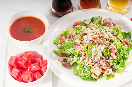 新鲜caesar沙拉莴苣敷料树叶蔬菜调味品厨房午餐叶子饮食食物图片
