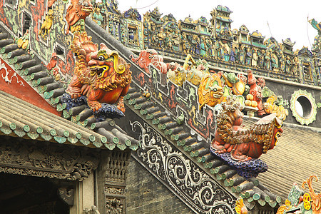 中国神庙的屋顶和石狮图片