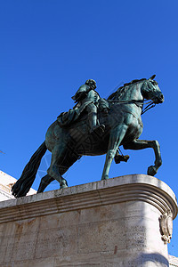 卡洛斯三世马术雕像西班牙马德里街道正方形文化广场男人州长蓝色中心假期国王图片