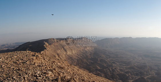 以色列内盖夫沙漠中小型克拉特的日落沙漠峡谷图片