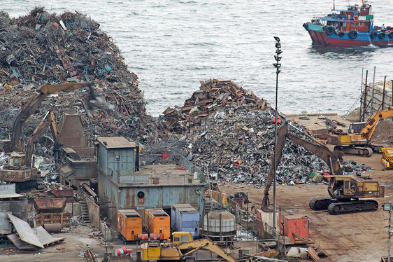 废料场回收利用材料车辆残骸破坏灰色倾倒工业回收垃圾场金属图片
