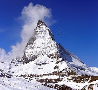 阿尔卑山峰瑞士假期滑雪薄雾三角蓝色远足墙纸旅行巧克力天空图片