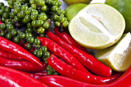 辣椒粉和石灰食品成分茶点健康饮食水果种子植物白色饮食美食胡椒绿色图片