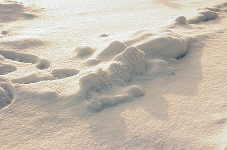 积雪中的轨迹侧光寒冷场地曲目季节车轮车辆地面墙纸运输图片