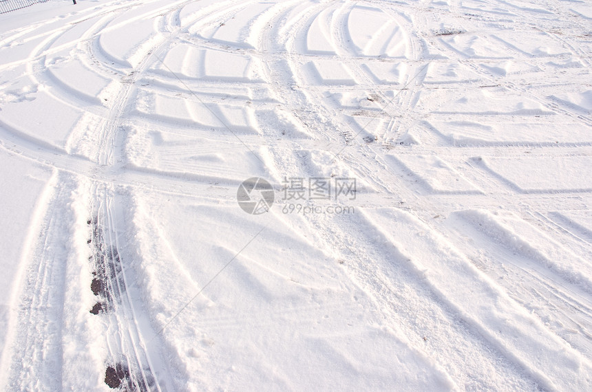 积雪中的轨迹运输旅行高度车轮季节街道墙纸风暴场地印象图片