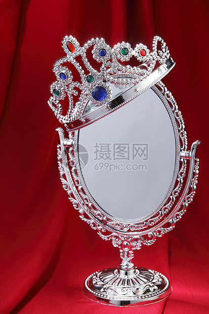 美丽皇家宝石外貌镜子珠宝发带钻石财富红布摄影图片