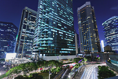 夜间的城市景观玻璃工作蓝色市中心总部房间建筑白色中心图片