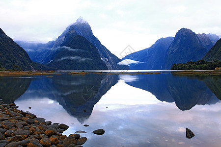 高山冰川密尔福德声音的反映 新西兰图片