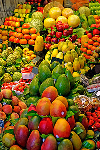 水果 世界著名的巴塞罗那市场 西班牙 有选择性的焦点图片