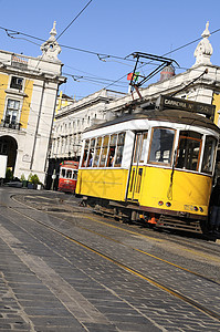 里斯本Tram乡愁街景场景城市生活市中心电车旅行运输有轨电车黄色图片