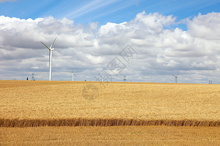 法语区有风力发电机 欧洲螺旋桨技术农场生产资源气候力量蓝色涡轮车站图片