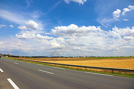 靠近法国 欧洲道路的美丽景色图片