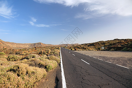 通往卡纳特内里费岛国家公园El Teide火山之路图片