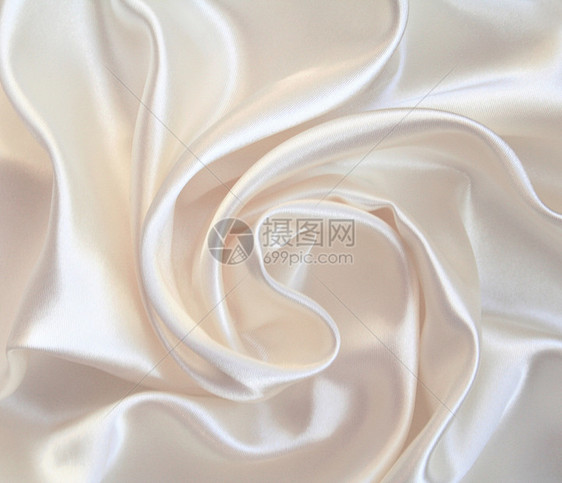 作为婚礼背景的平滑优雅白色丝绸银色折痕材料寝具新娘投标布料感性海浪纺织品图片