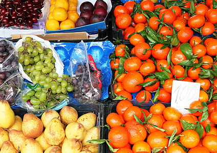 葡萄牙 波尔图市 传统市场上的新鲜水果图片