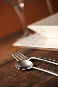 位置设置家居行业桌子勺子柔焦酒店银器金属宏观图片