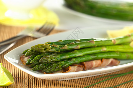 绿色绿松木美食美味照片熏肉食物蔬菜水平午餐油炸图片