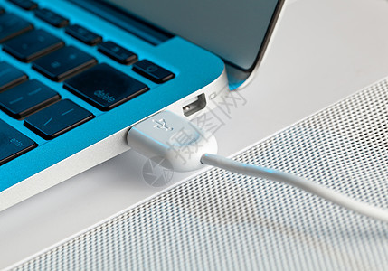 USB 插件的宏拍摄电子硬件电脑数据技术连接器笔记本宏观钥匙办公室图片