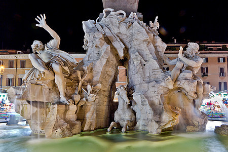 喷洒古罗马雕像雕塑景点艺术喷泉历史广场旅游图片