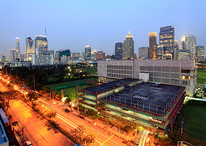 曼谷商业区摩天大楼的风景图图片