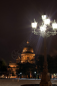 圣彼得堡圣以撒教堂火炬 圣彼得堡照明历史性宗教大教堂文化教会圆顶地标旅行花岗岩图片