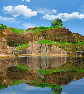 斯里兰卡Sigiriya山(锡兰)宫殿水池残骸图片