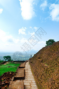 从斯里兰卡Sigiriya山锡兰查看文化国家旅行僧伽城堡巅峰迦叶狮子遗产岩石图片