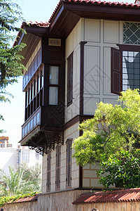 土耳其安塔利亚镇 传统住宅房子天空城市旅行文化窗户旅游历史建筑建筑学图片