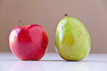 绿梨和红苹果图片