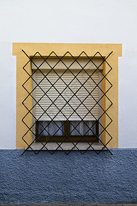 西班牙风格的窗口 在白宫窗帘历史性公寓艺术酒吧盒子农场玻璃木头角落图片