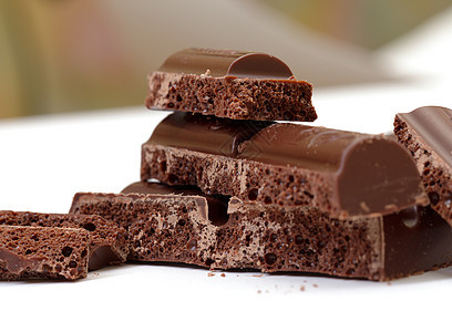 巧克力块裂缝点点滴滴奶油巧克力美食营养薄片可可气泡饮食图片