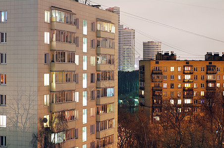 莫斯科住宅区晚上的夜里图片