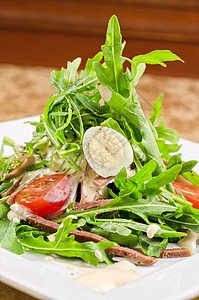 牛肉舌的美味沙拉饮食舌头黄瓜营养食物食谱面包盘子蔬菜派对图片