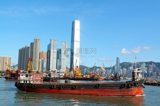 施工驳船在香港维多利亚港图片