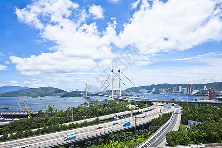日间在城市的高速公路上蓝色海洋场景射线地标汽车天空交通旅行运动图片