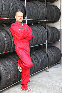 短间间间休息维修店铺轮胎轮辋服务作坊工人员工动力机械师图片