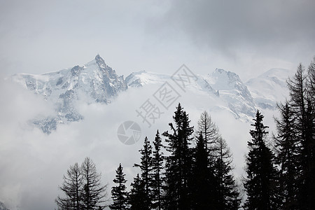 山上有高山蓝色单板岩石旅行季节冰川运动冻结暴风雪全景图片