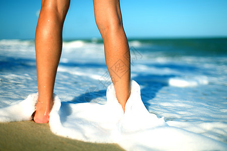 海洋上见波浪蓝色治疗生活闲暇海滩女士修脚女性女孩图片