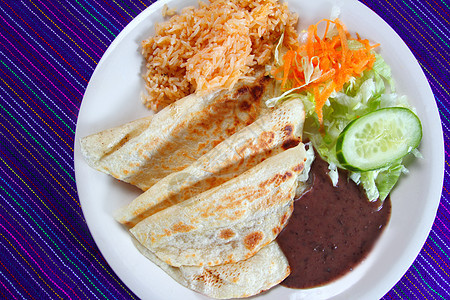 墨西哥墨西哥食品 玉米饼米饭沙拉图片