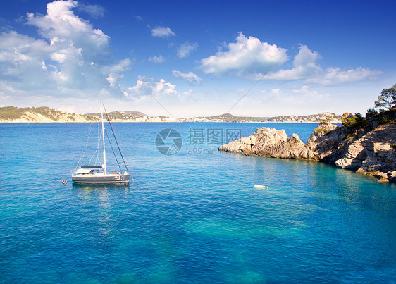 地中海马洛卡岛的巡航场景天空热带游艇运输码头海岸蓝色山脉图片