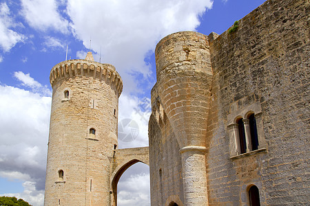 马洛卡Palma市Majorca的城堡地标防御古董纪念碑石头天空假期庭院历史拱廊图片